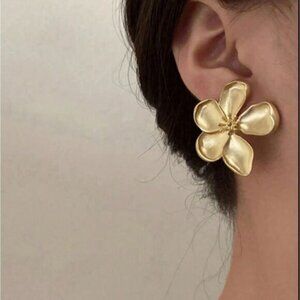 Bohemian flower stud earrings A348